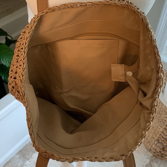 BRAND NEW! Camel color woven bag - Picture 3 of 4